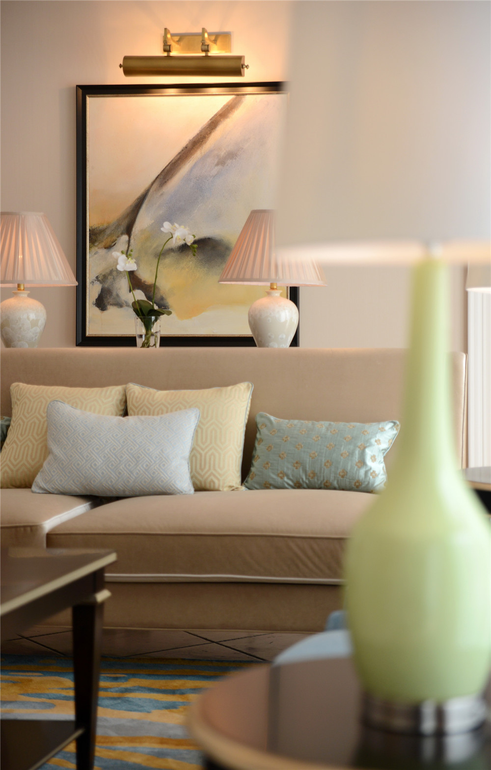 简约风格装修客厅示意图