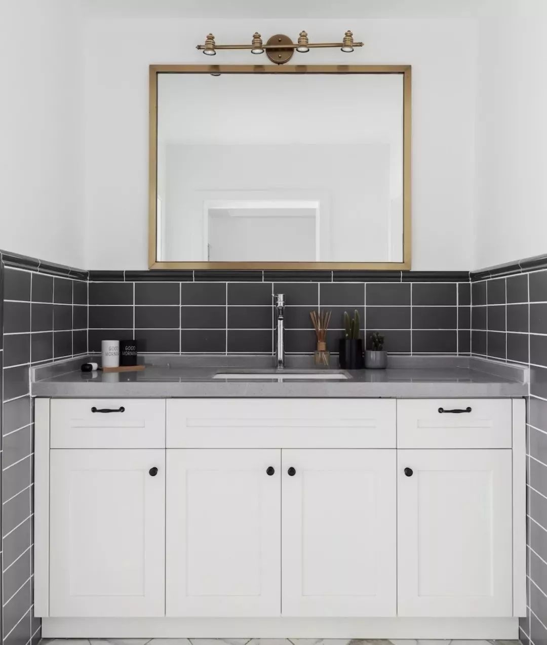 洗手台这样设计最好用，无论是小户型还是大宅