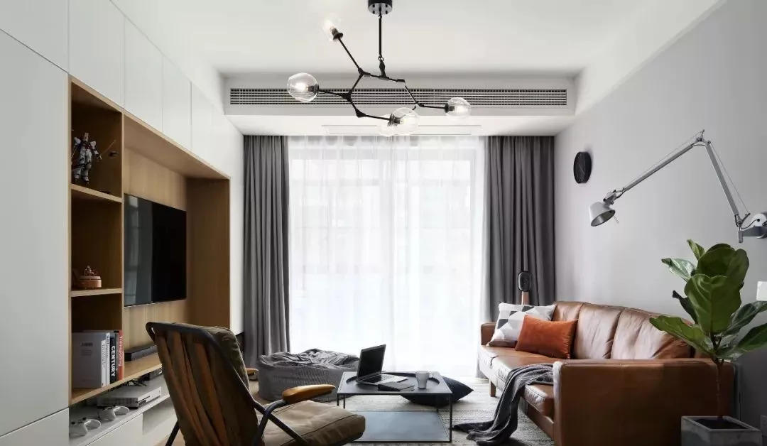 沙发选布艺还是皮质的？小编选皮质，好搞卫生且有质感！